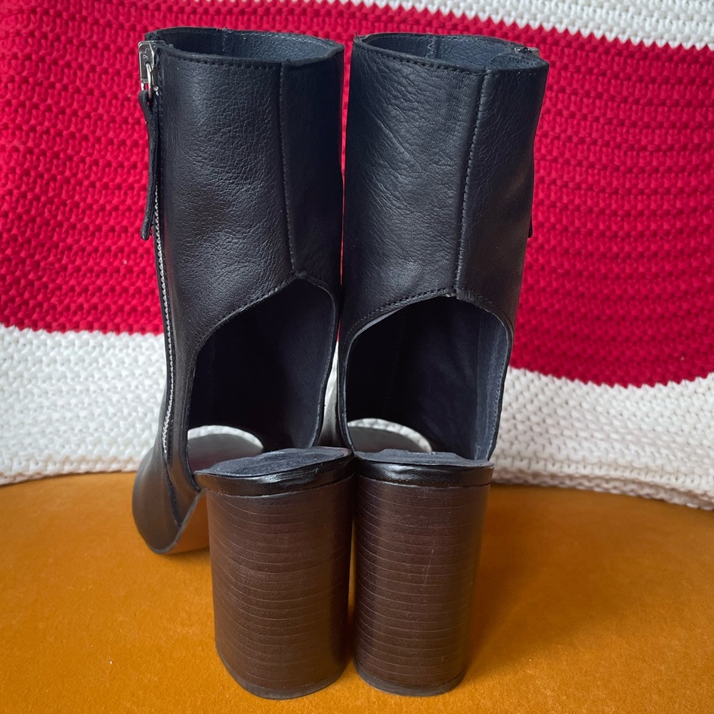 Topshop “Home” Black Cutout Leather Booties - Size 38 - Picture 3 of 5